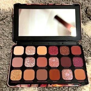 Revolution Allure Palette